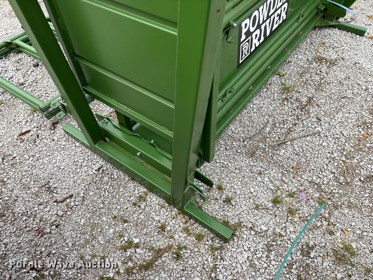 image for item EO4190 Powder River M1500 squeeze chute