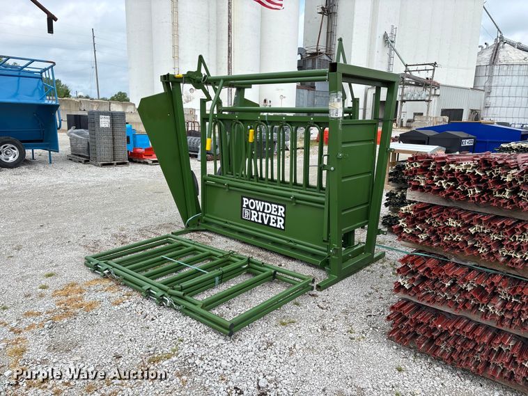 image for item EO4190 Powder River M1500 squeeze chute