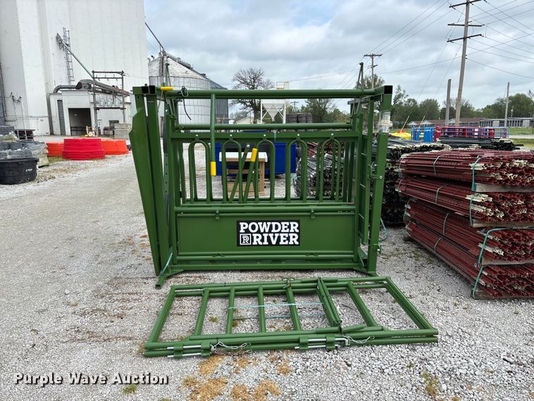 image for item EO4190 Powder River M1500 squeeze chute