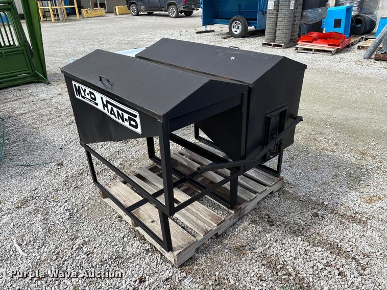 image for item EO4191 (3) livestock feeders
