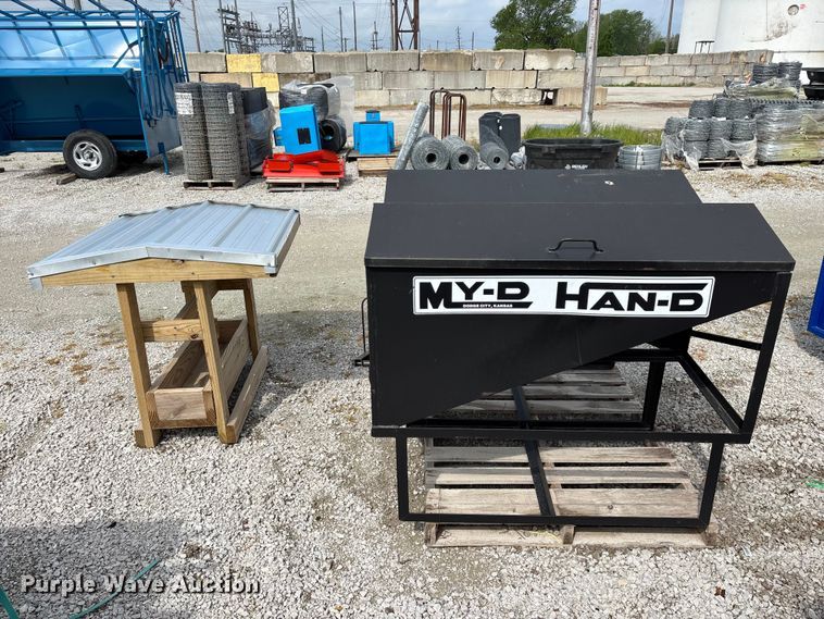 image for item EO4191 (3) livestock feeders