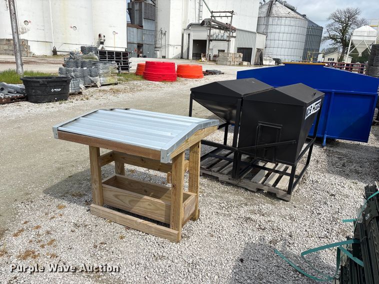 image for item EO4191 (3) livestock feeders