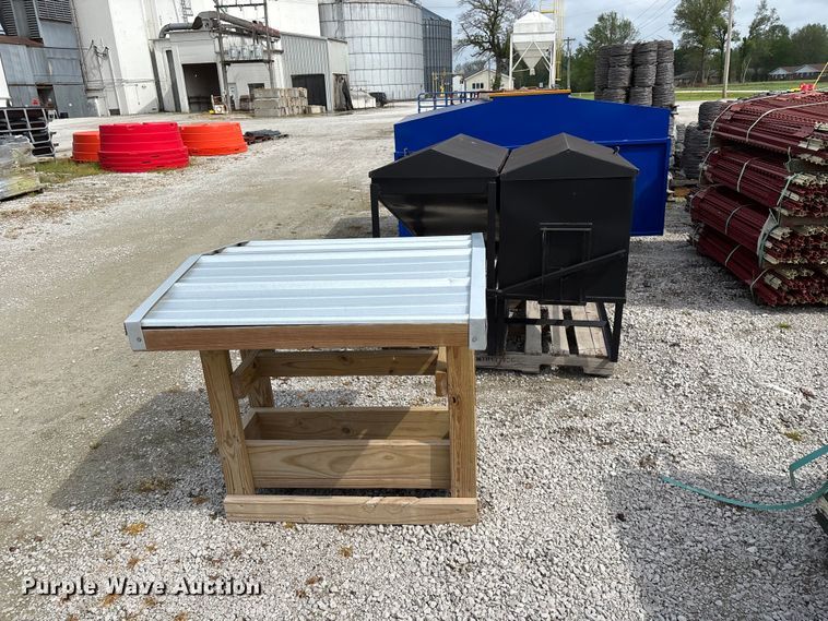 image for item EO4191 (3) livestock feeders