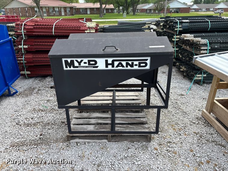 image for item EO4191 (3) livestock feeders
