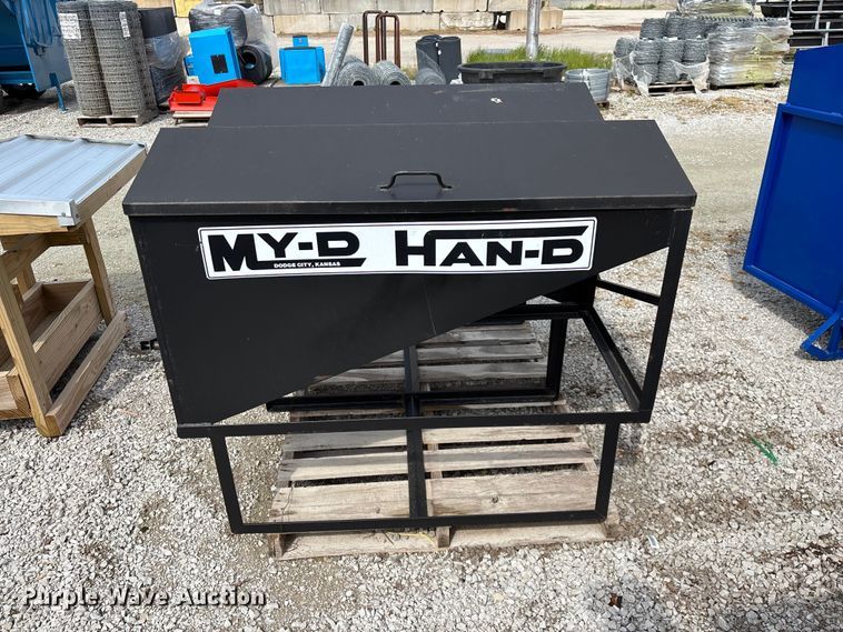 image for item EO4191 (3) livestock feeders