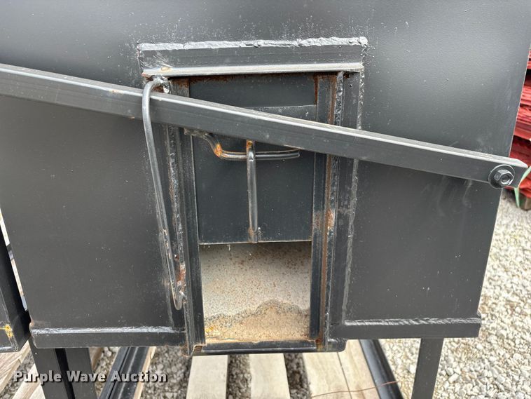 image for item EO4191 (3) livestock feeders
