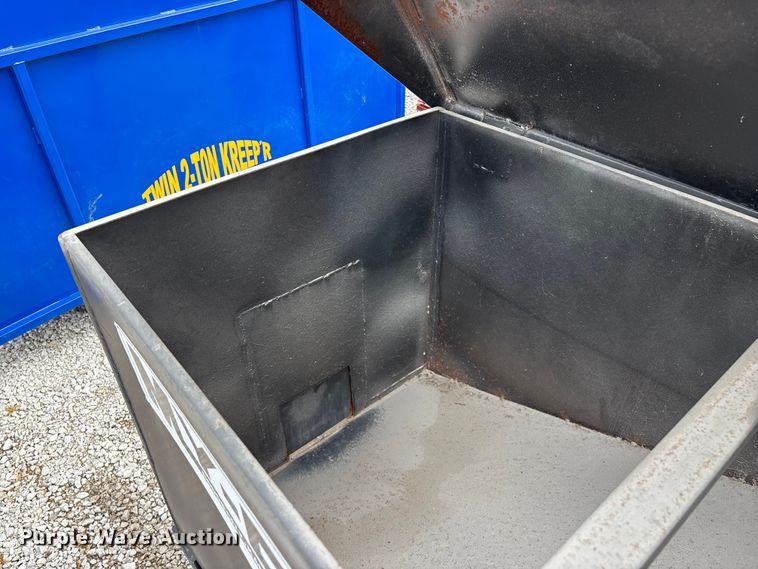 image for item EO4191 (3) livestock feeders