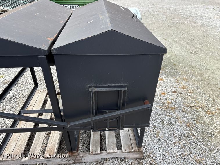 image for item EO4191 (3) livestock feeders