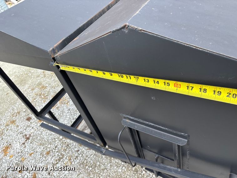 image for item EO4191 (3) livestock feeders