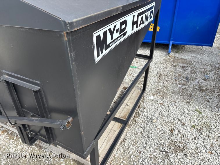 image for item EO4191 (3) livestock feeders