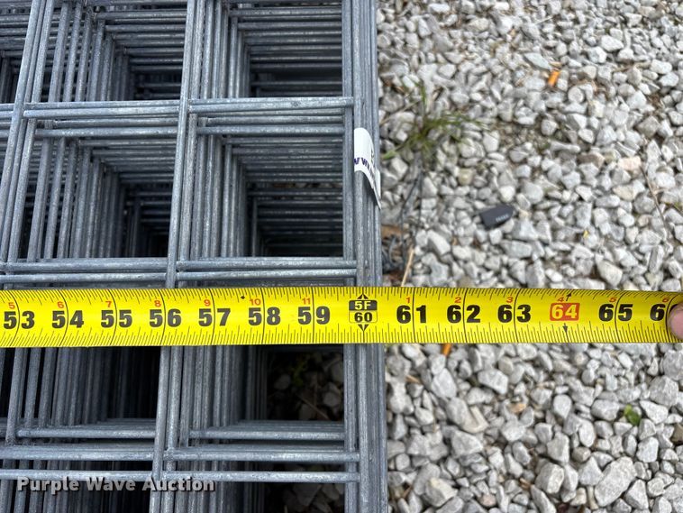 image for item EO4197 Approximately 60 wire fence panels
