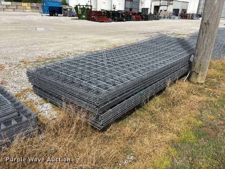 image for item EO4198 Approximately 50 wire fence panels