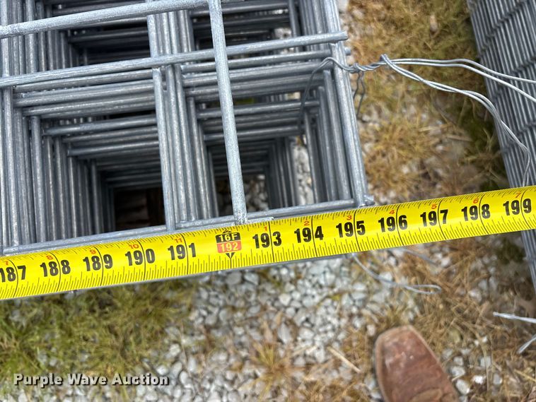 image for item EO4198 Approximately 50 wire fence panels