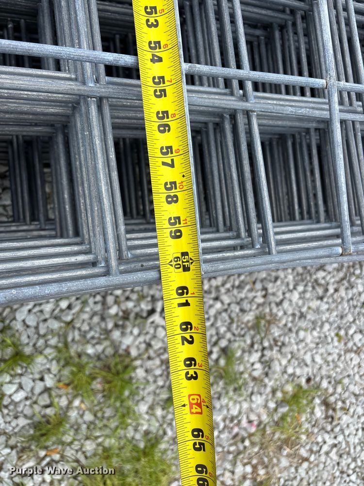 image for item EO4198 Approximately 50 wire fence panels
