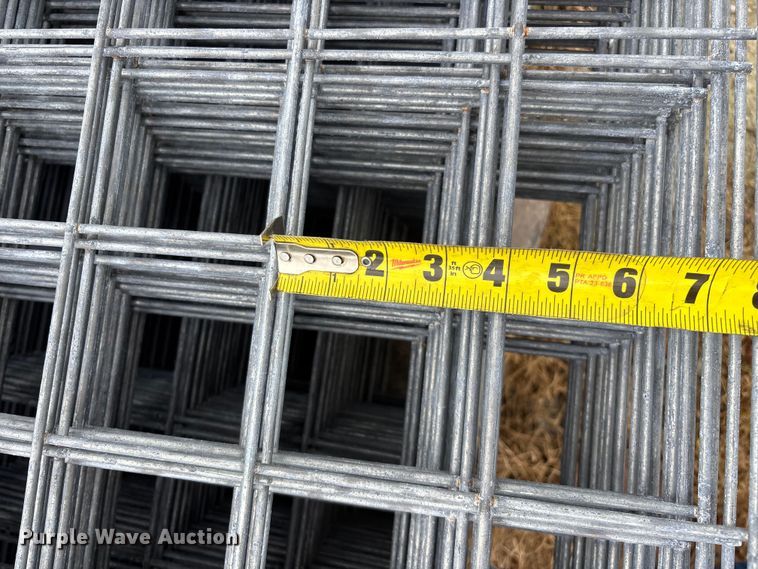 image for item EO4199 Approximately 76 wire fence panels 