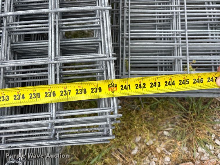 image for item EO4199 Approximately 76 wire fence panels 