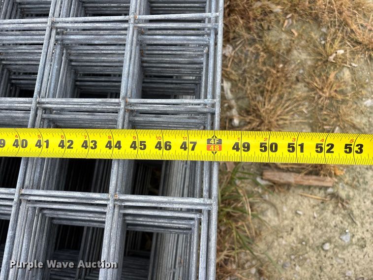 image for item EO4199 Approximately 76 wire fence panels 