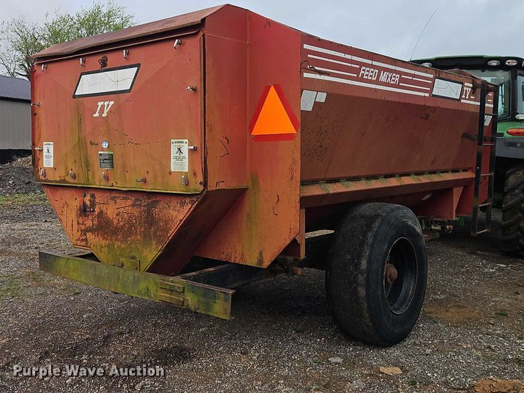 image for item EO7244 Roto-Mix 354-12 feed mixer