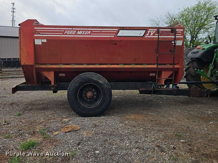 image for item EO7244 Roto-Mix 354-12 feed mixer