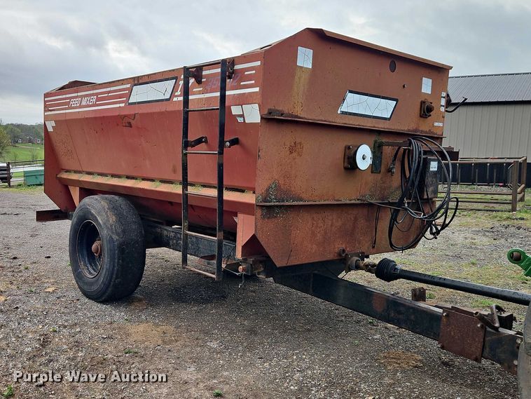 image for item EO7244 Roto-Mix 354-12 feed mixer