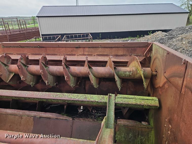 image for item EO7244 Roto-Mix 354-12 feed mixer