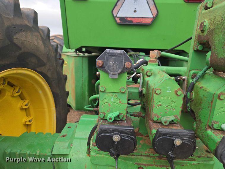 image for item ER1088 1984 John Deere 8650 4WD tractor