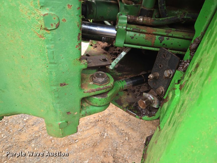 image for item ER1088 1984 John Deere 8650 4WD tractor