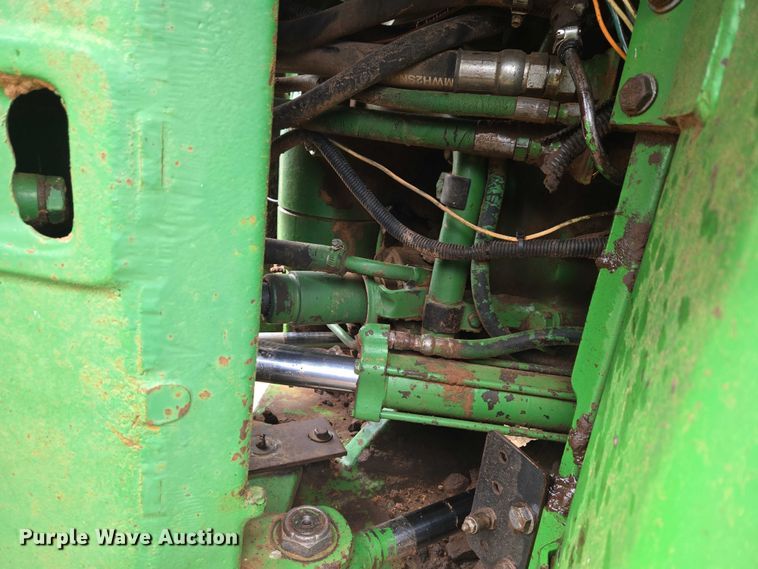 image for item ER1088 1984 John Deere 8650 4WD tractor