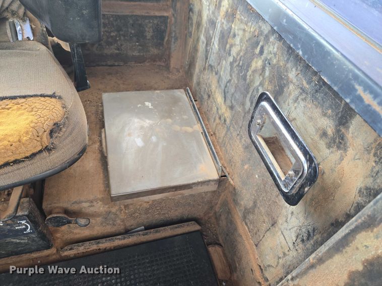 image for item ER1088 1984 John Deere 8650 4WD tractor