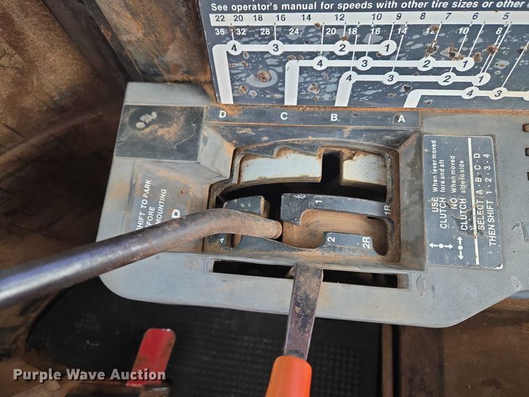 image for item ER1088 1984 John Deere 8650 4WD tractor