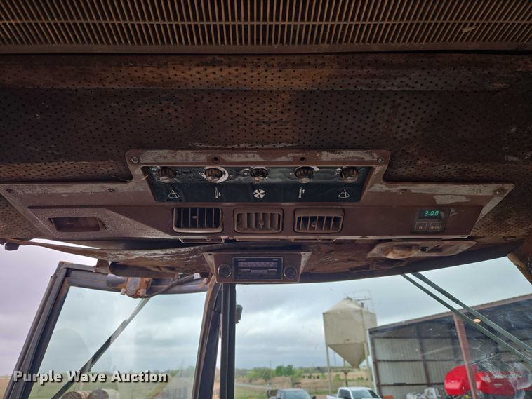 image for item ER1088 1984 John Deere 8650 4WD tractor