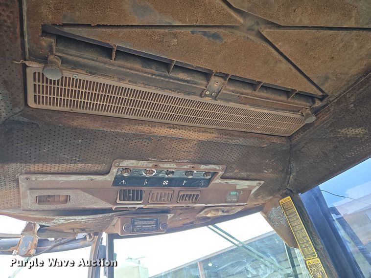 image for item ER1088 1984 John Deere 8650 4WD tractor