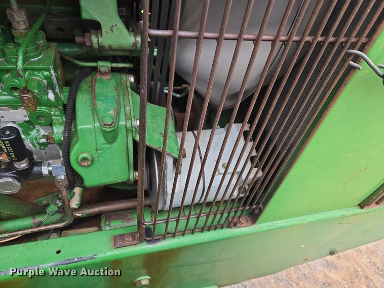 image for item ER1088 1984 John Deere 8650 4WD tractor