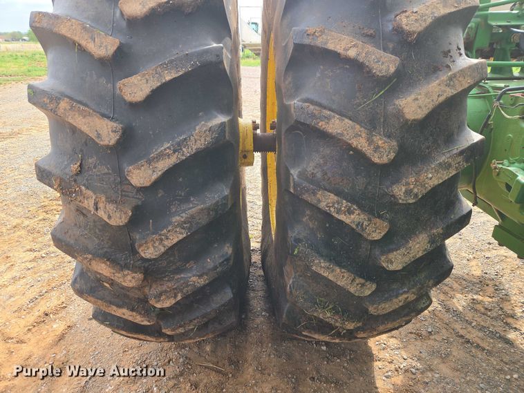 image for item ER1088 1984 John Deere 8650 4WD tractor