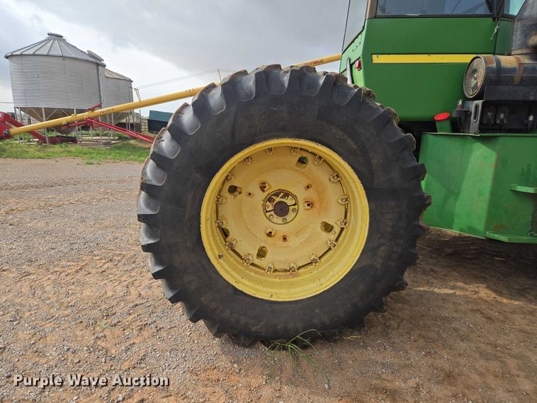 image for item ER1088 1984 John Deere 8650 4WD tractor