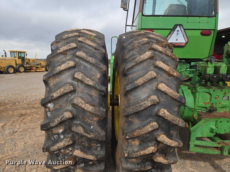 image for item ER1088 1984 John Deere 8650 4WD tractor