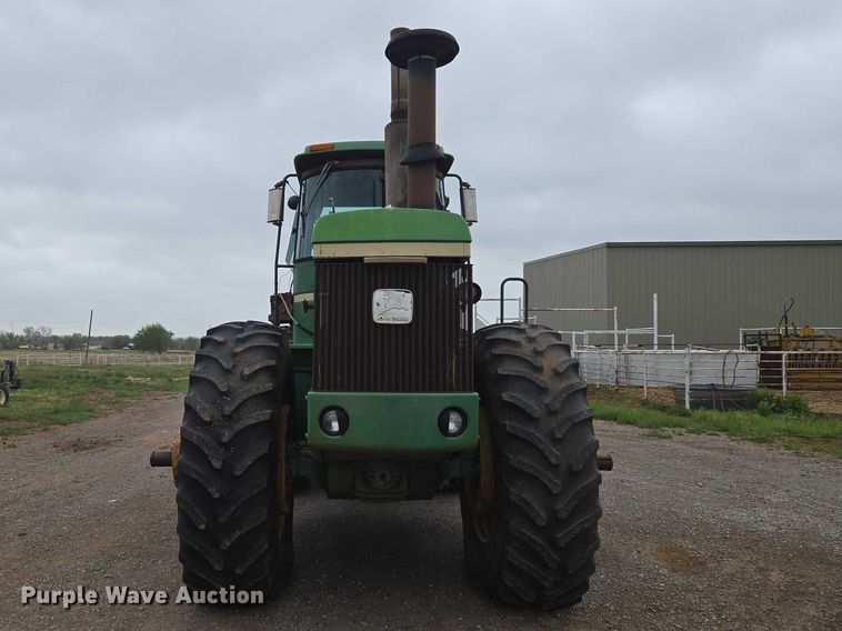 image for item ER1089 1982 John Deere 8640 4WD tractor