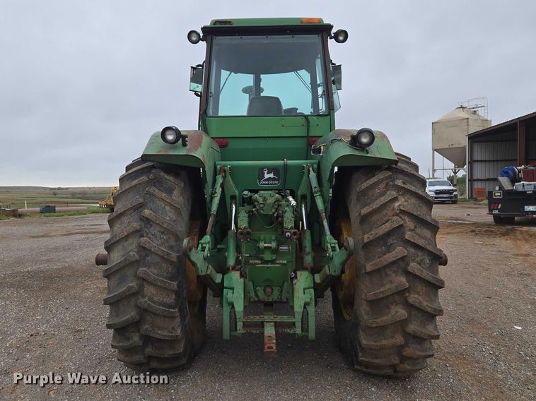 image for item ER1089 1982 John Deere 8640 4WD tractor