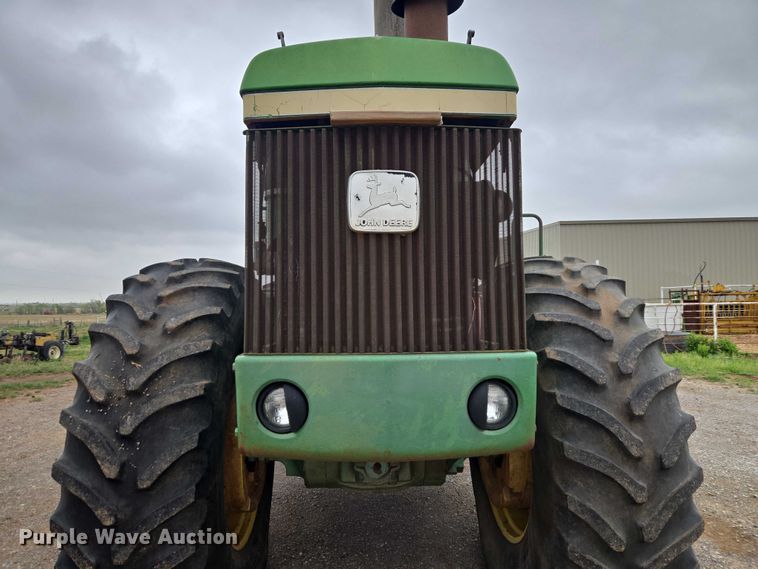 image for item ER1089 1982 John Deere 8640 4WD tractor