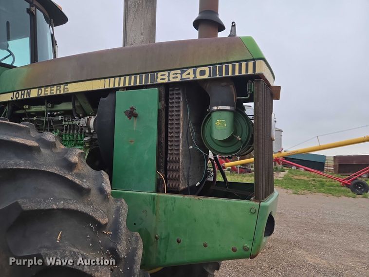 image for item ER1089 1982 John Deere 8640 4WD tractor