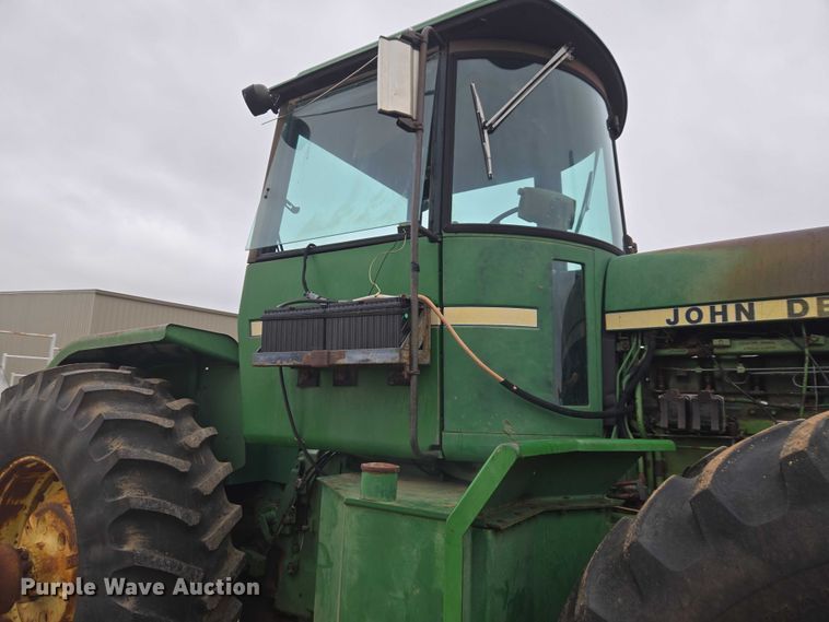 image for item ER1089 1982 John Deere 8640 4WD tractor