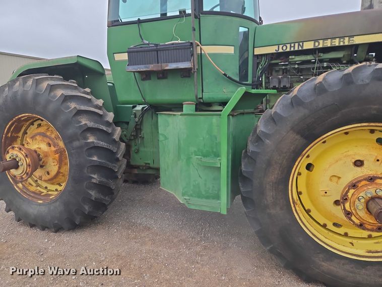 image for item ER1089 1982 John Deere 8640 4WD tractor