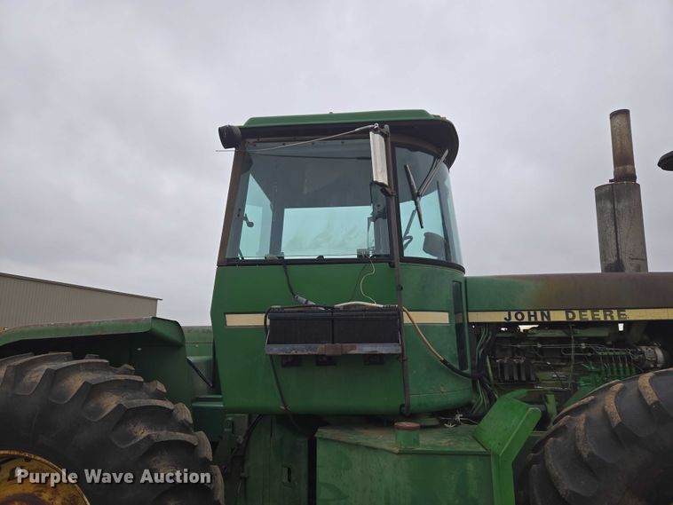 image for item ER1089 1982 John Deere 8640 4WD tractor