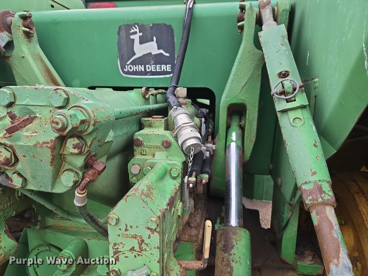 image for item ER1089 1982 John Deere 8640 4WD tractor
