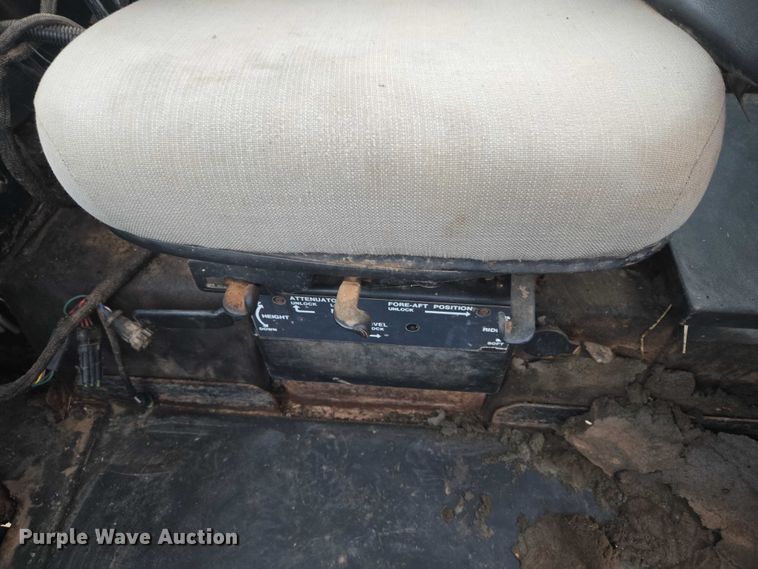 image for item ER1089 1982 John Deere 8640 4WD tractor