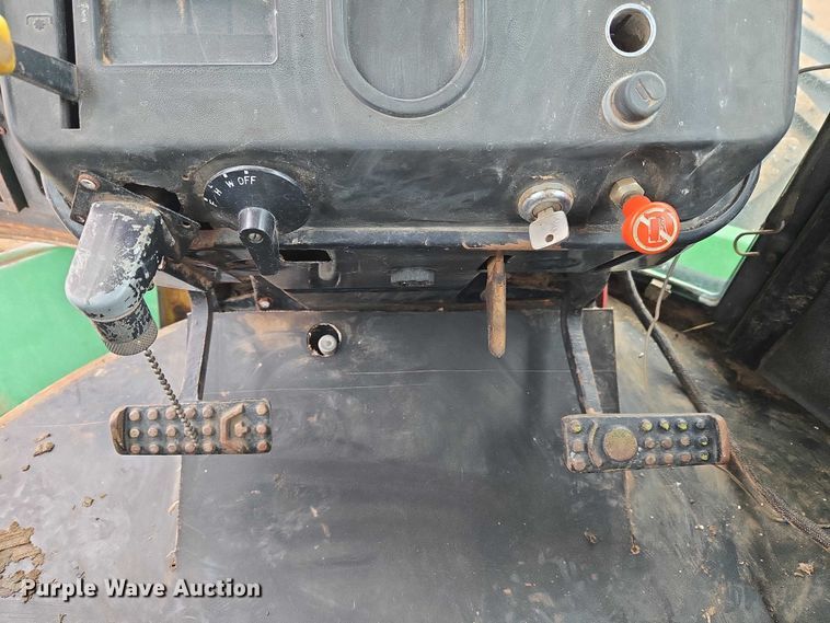 image for item ER1089 1982 John Deere 8640 4WD tractor