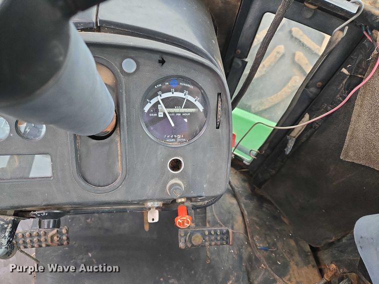 image for item ER1089 1982 John Deere 8640 4WD tractor