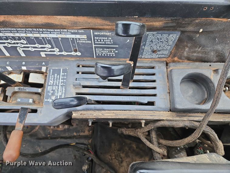 image for item ER1089 1982 John Deere 8640 4WD tractor