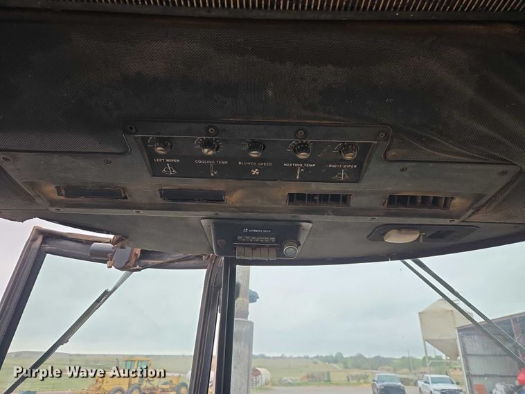 image for item ER1089 1982 John Deere 8640 4WD tractor