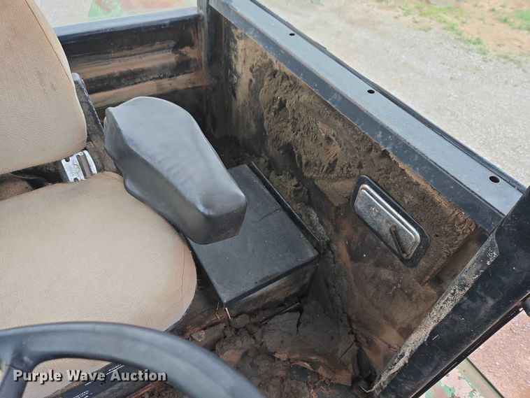 image for item ER1089 1982 John Deere 8640 4WD tractor